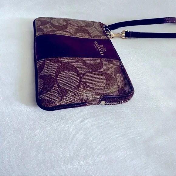 Coach Signature Leather Corner Zip Khaki Cherry Wristlet - Picture 16 of 16